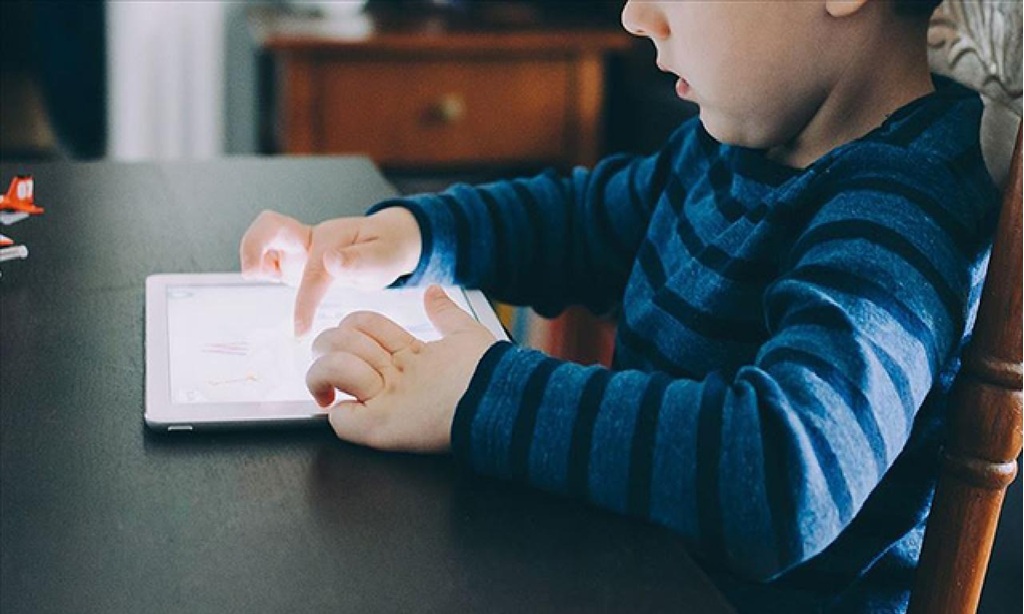 تركيا تعتزم فرض قيود على استخدام الأطفال لموا...