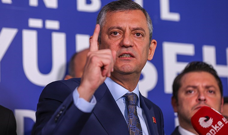 حزب الشعب الجمهوري المعارض يعيد انتخاب أوزال...