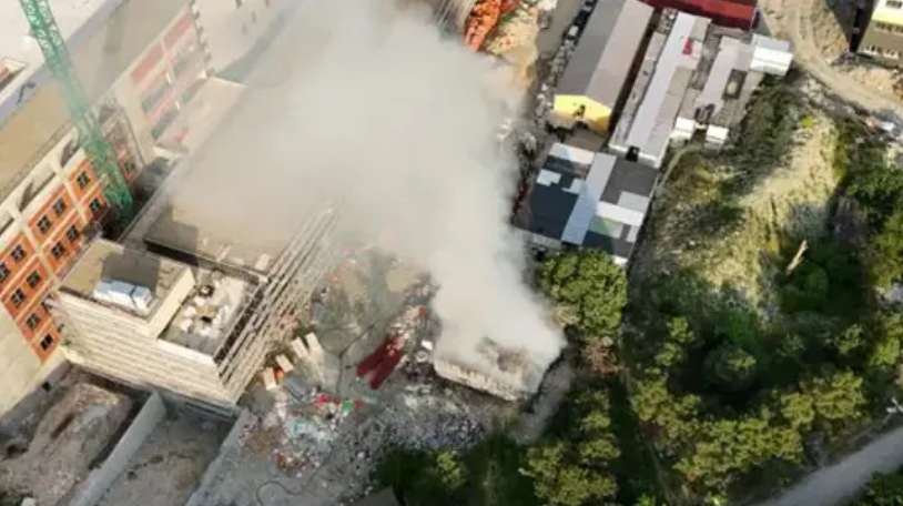 Fire Breaks Out in a Construction M...
